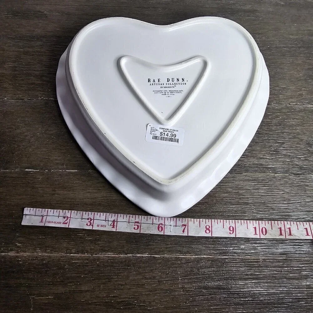 NWT Rae Dunn Artisan XOXO Heart Shaped Pie Dish Valentine's Day 2021 Magenta